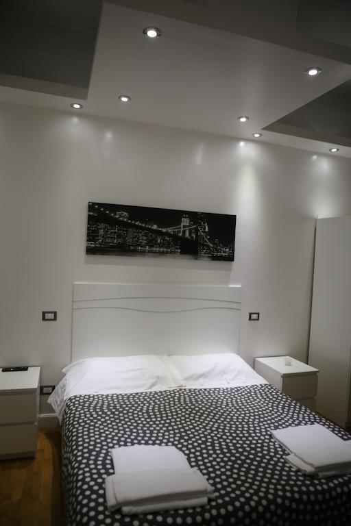 Blanco Vaticano Rome Room photo