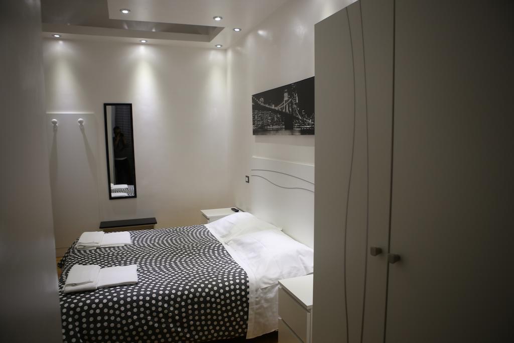 Blanco Vaticano Rome Room photo
